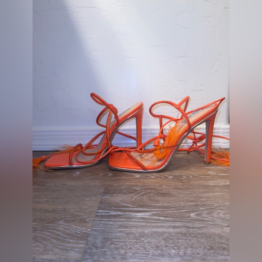 NWOT orange Steve Madden lace up heels with crystal &  feather details (9.5)
